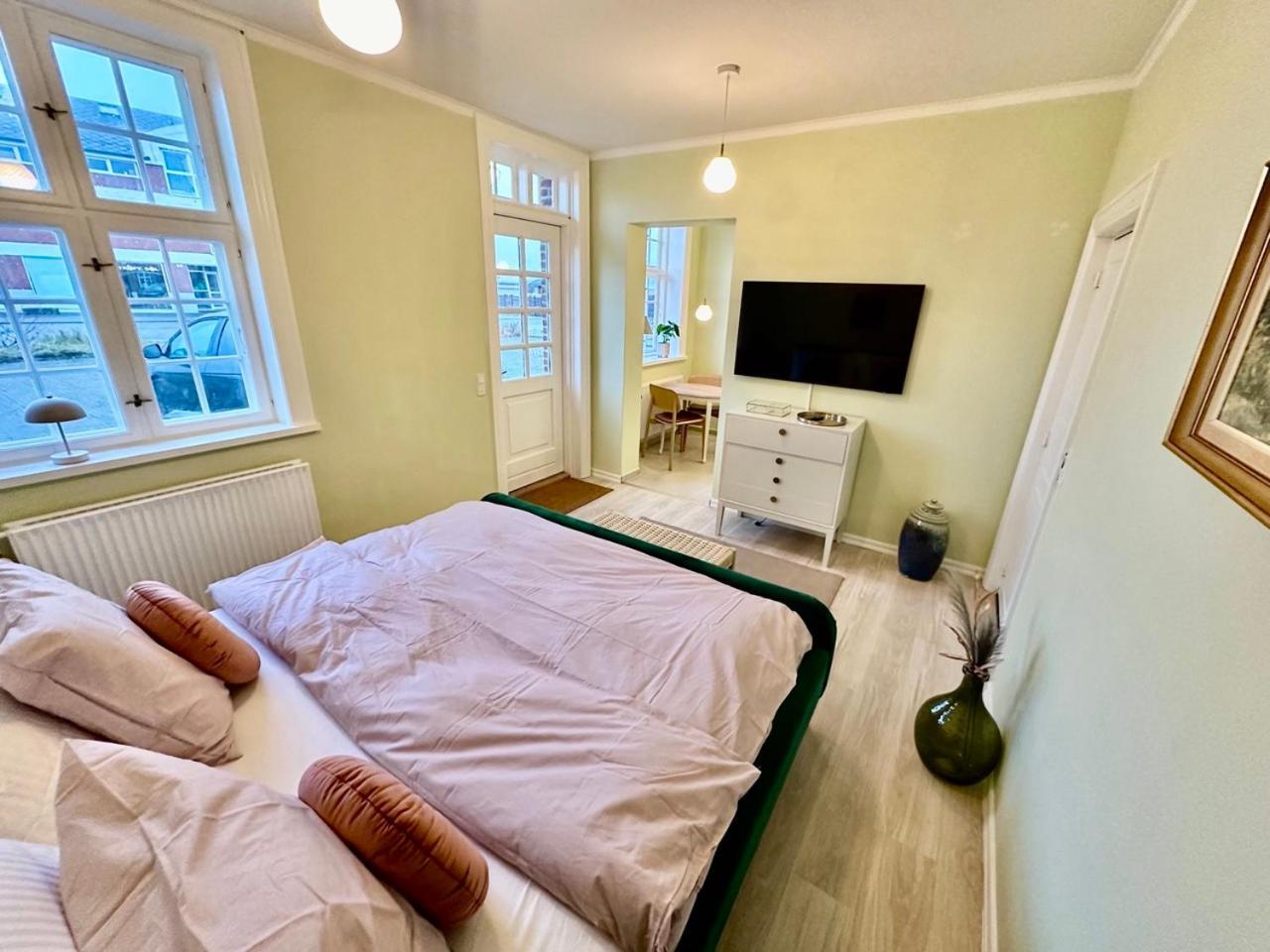 Hirtshals Gamle Station Bed & Breakfast エクステリア 写真