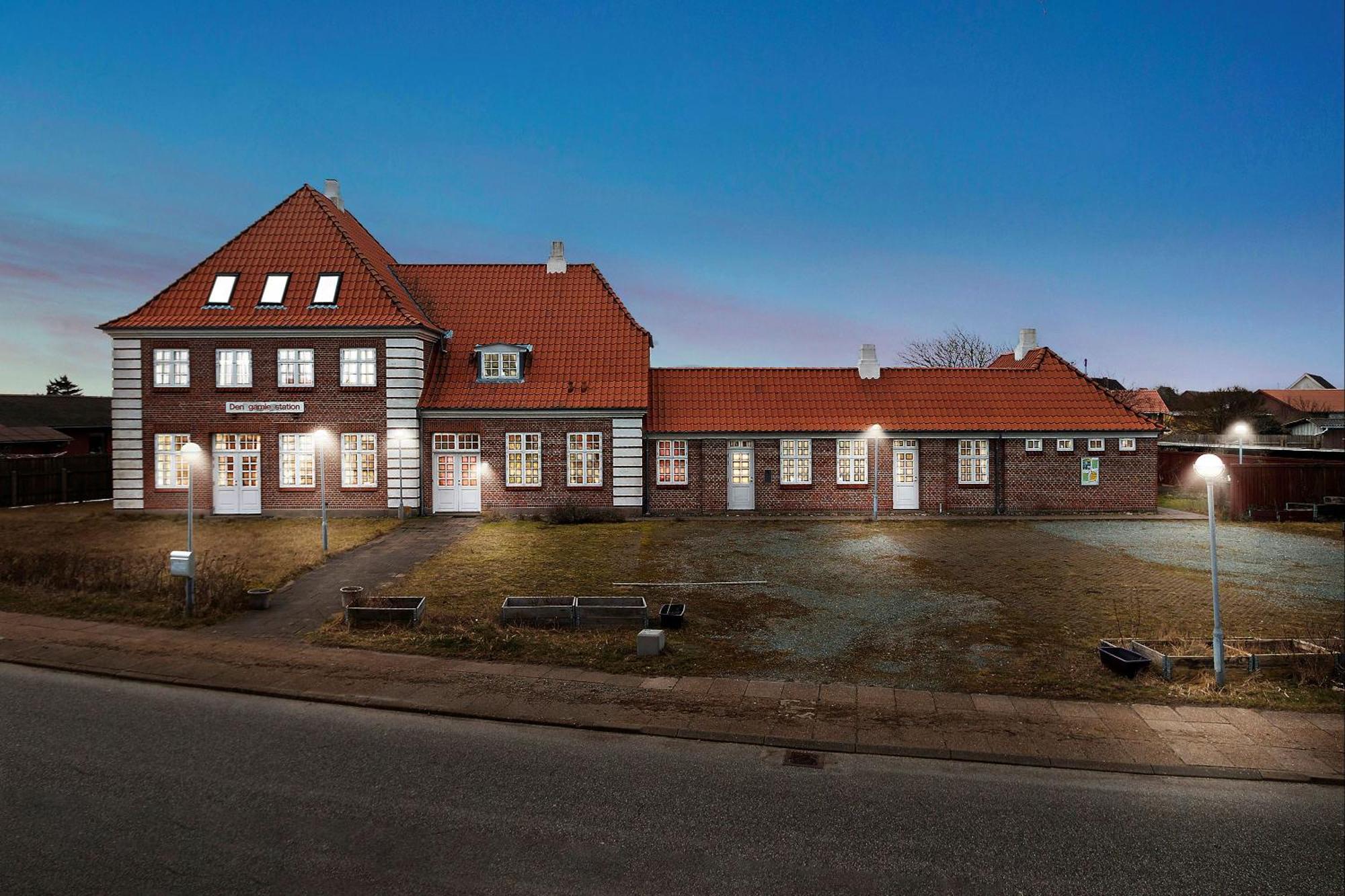 Hirtshals Gamle Station Bed & Breakfast エクステリア 写真